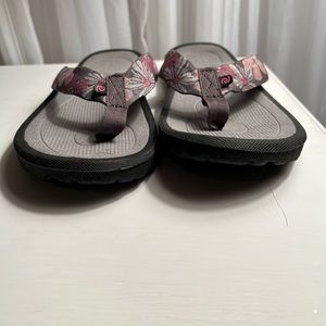 Rafter’s flip flops. Grey with pink flowers. Women’s size 11.